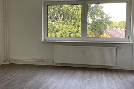 Moderne 3-Zimmer-Wohnung mit Balkon zum kurzfristigen Bezug