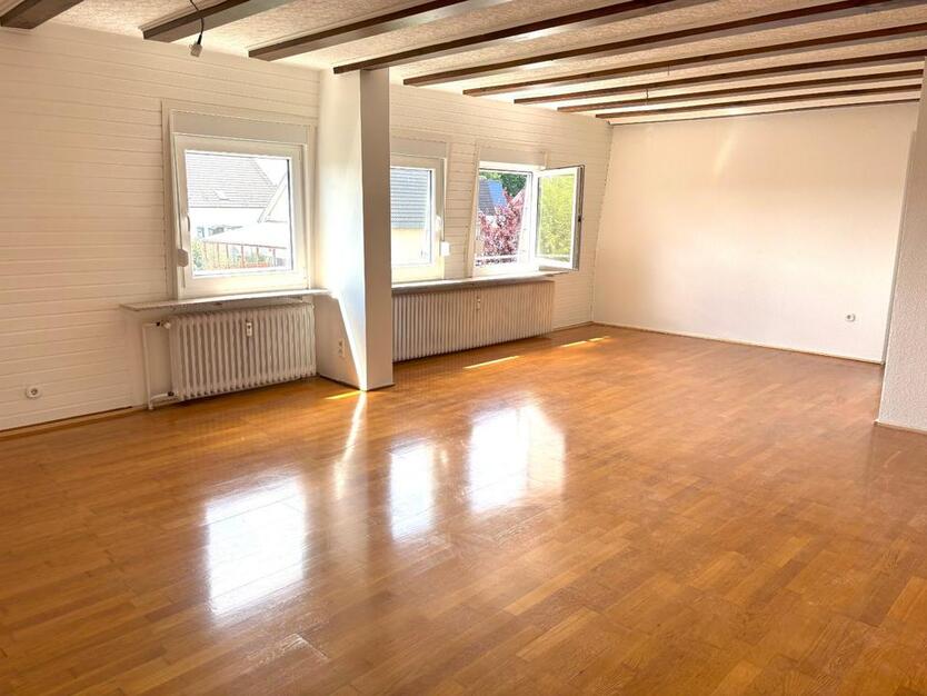 Renov. 2-Zi.-Wohnung mit gehob. Ausstattung mit Dachterrasse, EBK