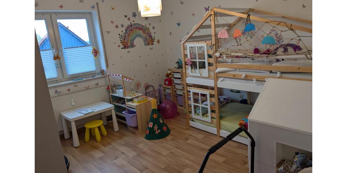 Etagenwohnung Hüttenberg - 3 Zimmer, 100 m&sup2;, 1.100&euro; | Angebot:24730514