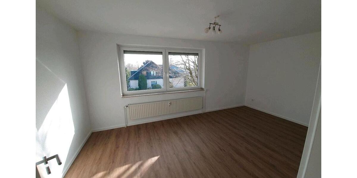 Etagenwohnung Sarstedt - 3 Zimmer, 92 m&sup2;, 920&euro; | Angebot:26702915