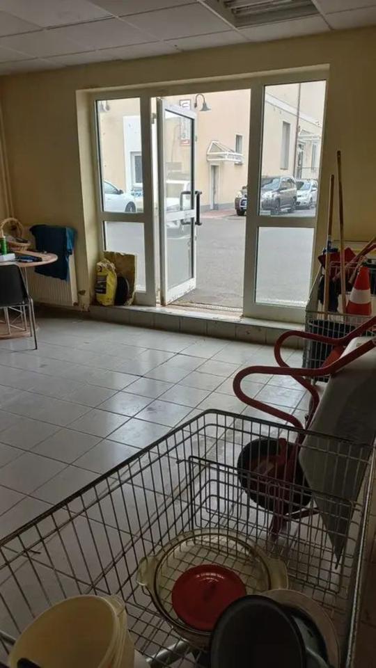 Besichtigung Di. 5.8.25- Ebenerdig Kl. Lager Büro Laden ca 23qm i.UTA-Center nur 240 +NK