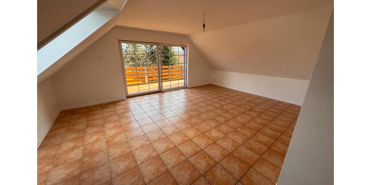 Dachgeschoßwohnung Gronau (Leine) - 4 Zimmer, 113 m&sup2;, 900&euro; | Angebot:26035335