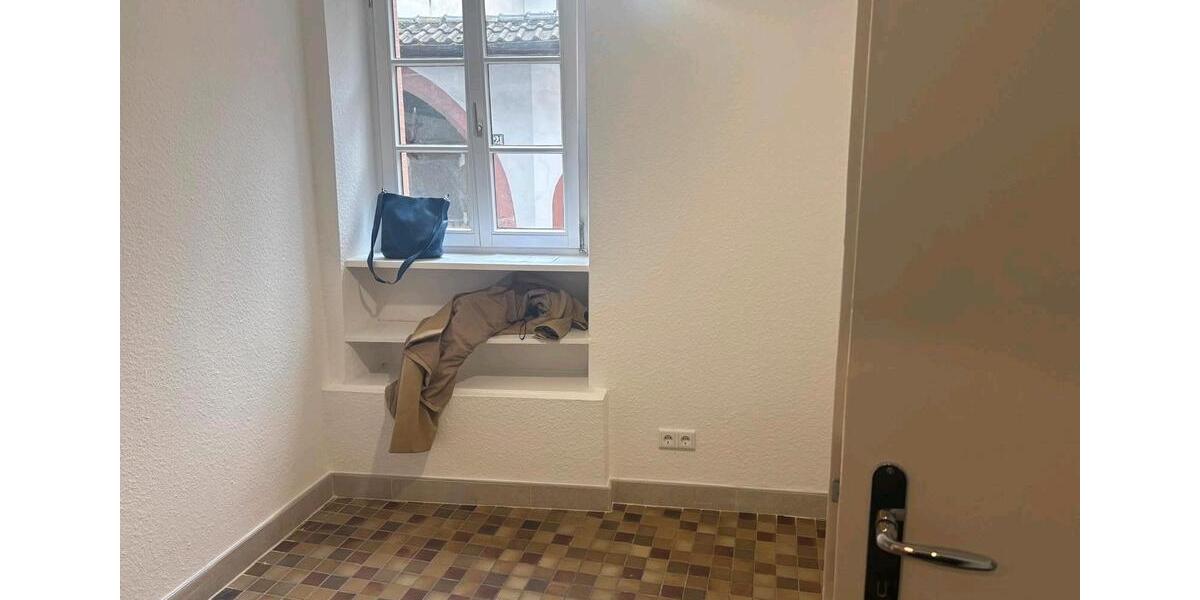 Etagenwohnung Weinheim - 3.5 Zimmer, 80 m&sup2;, 1.000&euro; | Angebot:26004503