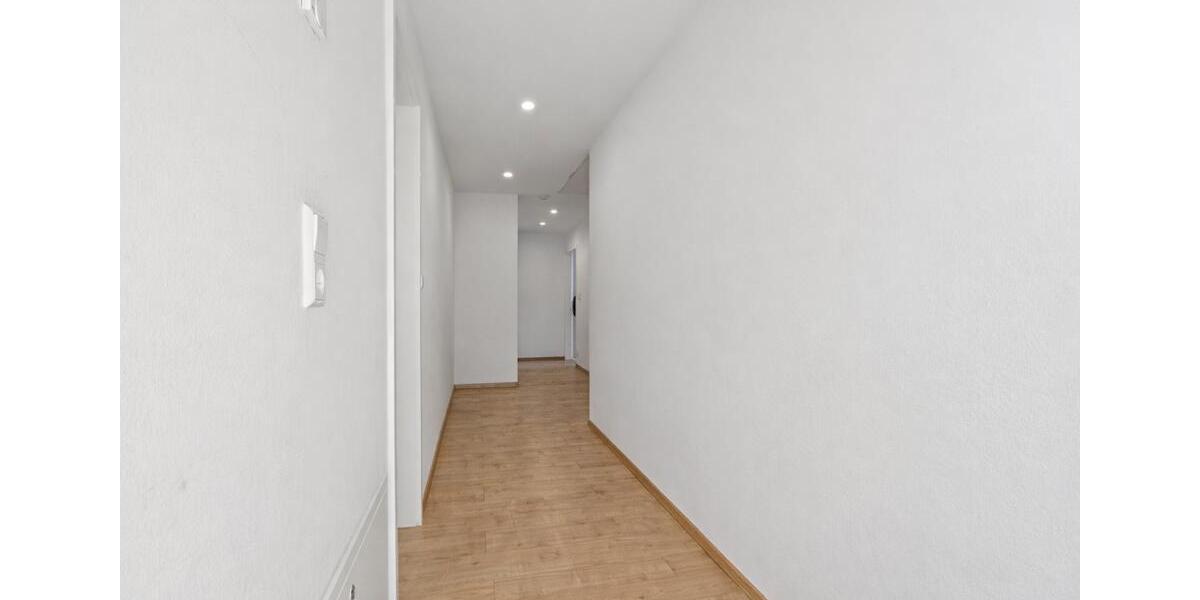 Dachgeschoßwohnung Bitterfeld-Wolfen Bitterfeld - 4 Zimmer, 93 m&sup2;, 840&euro; | Angebot:25569007