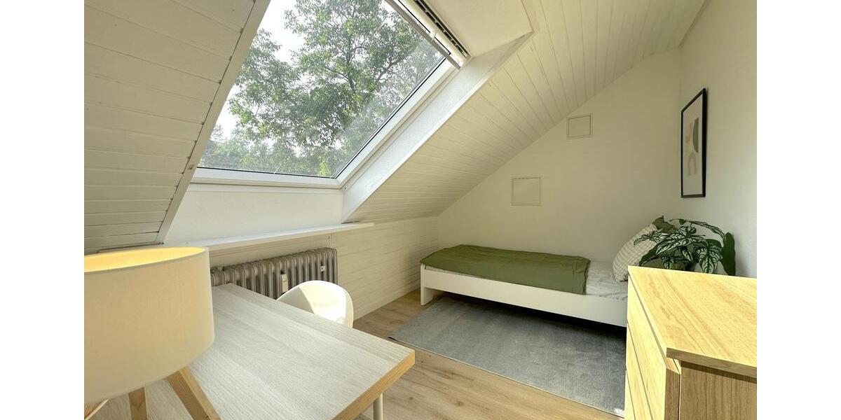 Dachgeschoßwohnung Frankfurt am Main Nord-West - 1 Zimmer, 30 m&sup2;, 525&euro; | Angebot:24510189