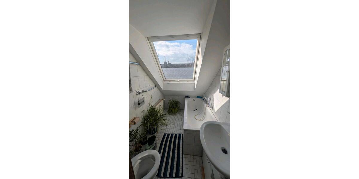 Dachgeschoßwohnung Essen Huttrop - 2 Zimmer, 54 m&sup2;, 465&euro; | Angebot:26233289