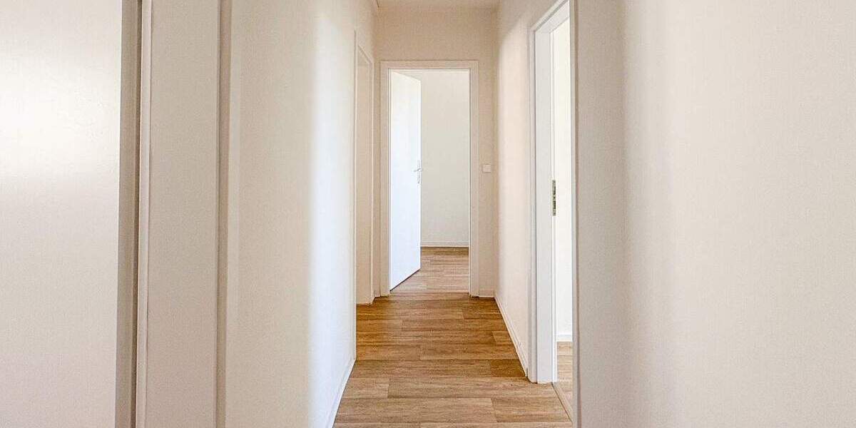 Etagenwohnung Glauchau - 4 Zimmer, 71 m&sup2;, 399&euro; | Angebot:23402235