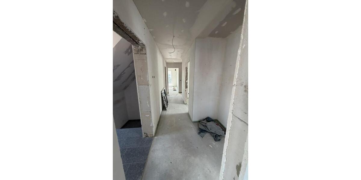 Dachgeschoßwohnung Mainz Bretzenheim - 4 Zimmer, 75 m&sup2;, 1.750&euro; | Angebot:26265784