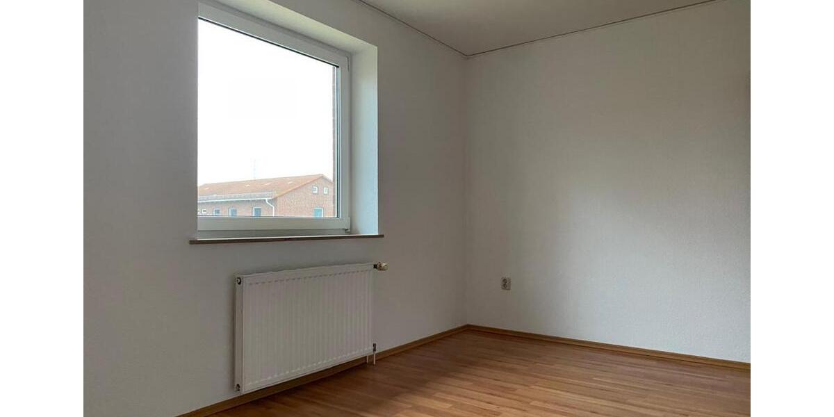 Etagenwohnung Gröningen - 4 Zimmer, 89 m&sup2;, 534&euro; | Angebot:25903046
