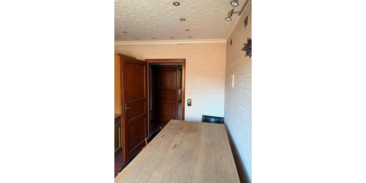 Etagenwohnung Hohenroth - 2 Zimmer, 70 m&sup2;, 1.300&euro; | Angebot:25784360