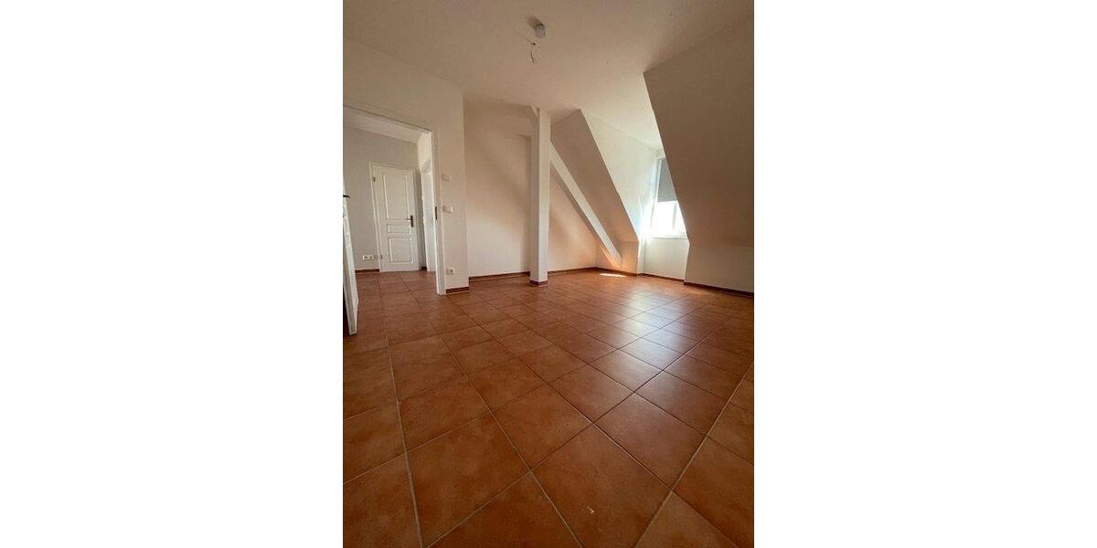 Dachgeschoßwohnung Fürstenwalde (Spree) - 2.5 Zimmer, 64 m&sup2;, 672&euro; | Angebot:26381500