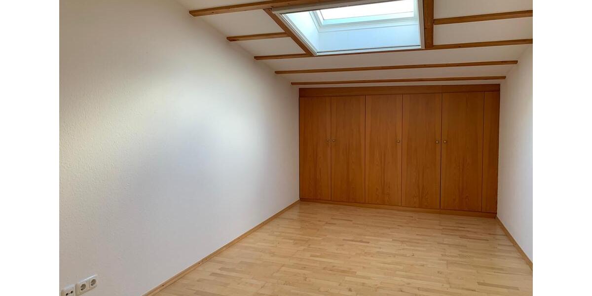 Etagenwohnung Königswinter - 4 Zimmer, 135 m&sup2;, 990&euro; | Angebot:26309168