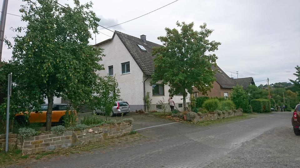 Schöne helle 5 Zimmer Wohnung in ruhiger Lage Nähe Oberwiehl 5 zimmer