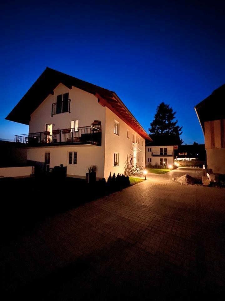 Neubau 4,5 Zimmer Wohnung mit Garten, Pavillion und TG