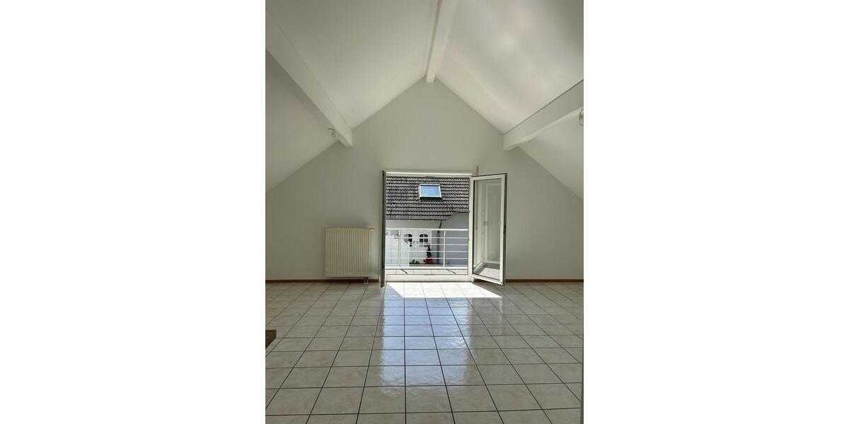 Schöne 2-Zimmer-Wohnung mit Balkon, Grün- & Blicklage von Privat. Am Schäfersberg-Niedernhausen 2 zimmer