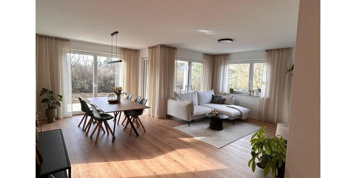 Großzügige, lichtdurchflutete und barrierefreie OG - 3,5 Zimmer Wohnung, Erstbezug, einfach zum Wohlfühlen 3 zimmer