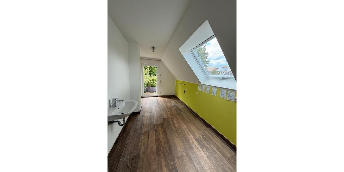 Mehrfamilienhaus, Wohnhaus Hüllhorst - 8 Zimmer, 244 m&sup2;, 2.140&euro; | Angebot:26533419