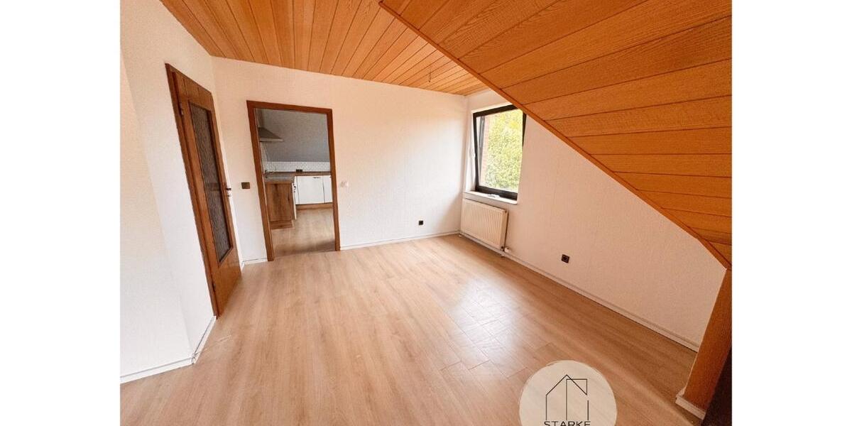 **Gemütliche 3 Zi-Dachgeschosswohnung mit malerischen Loggia-Ausblick bei Bodenwerder zu vermieten** 3 zimmer