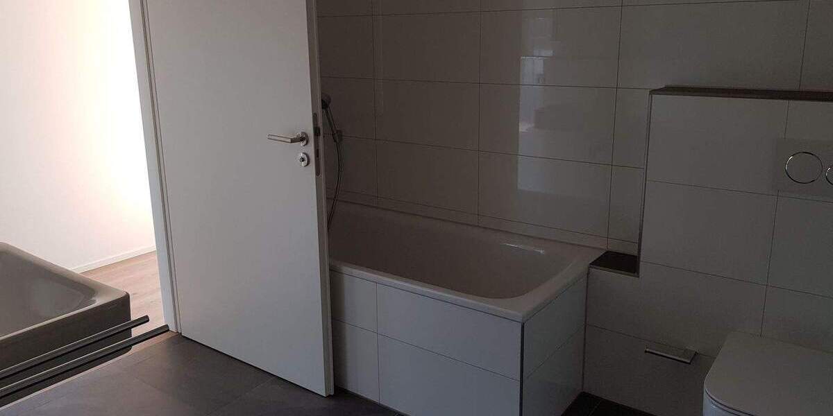 Etagenwohnung Weil am Rhein - 3 Zimmer, 93 m&sup2;, 1.525&euro; | Angebot:25703784