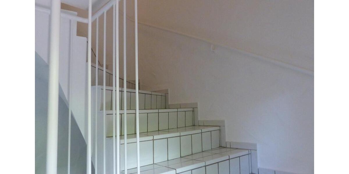 Dachgeschoßwohnung Königswinter - 3 Zimmer, 93 m&sup2;, 930&euro; | Angebot:26704144