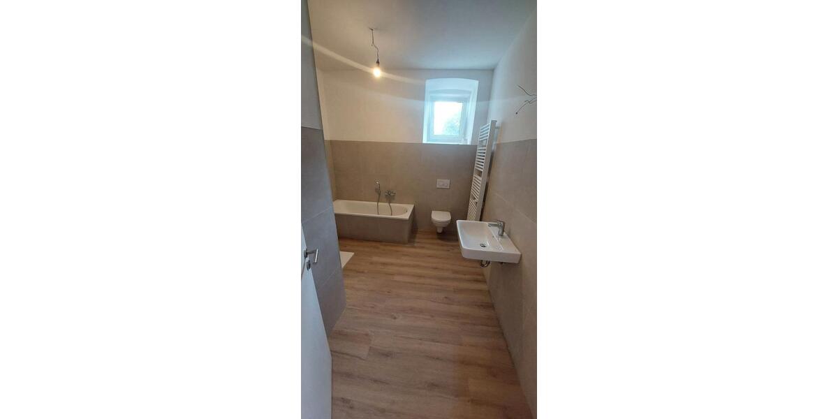 Etagenwohnung Barntrup - 2 Zimmer, 82 m&sup2;, 600&euro; | Angebot:26428246