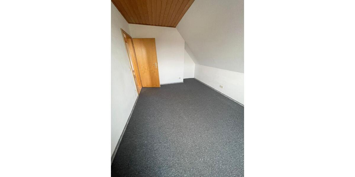 Etagenwohnung Menteroda - 3 Zimmer, 86 m&sup2;, 555&euro; | Angebot:25899239