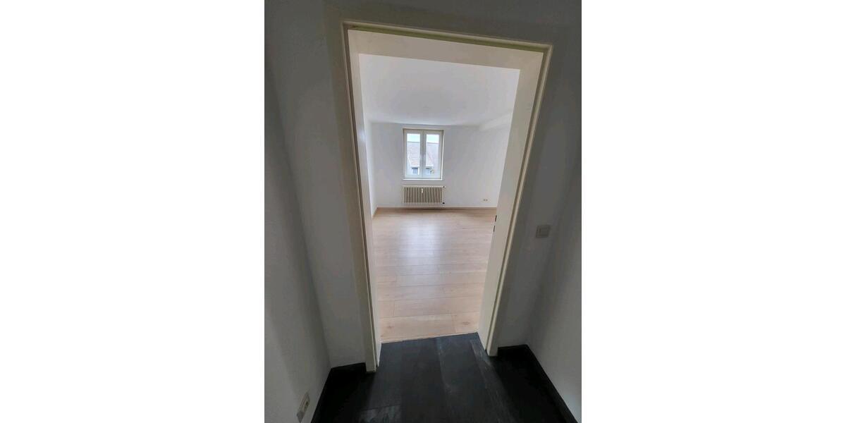 Etagenwohnung Neuhaus am Rennweg - 2 Zimmer, 60 m&sup2;, 570&euro; | Angebot:26670705