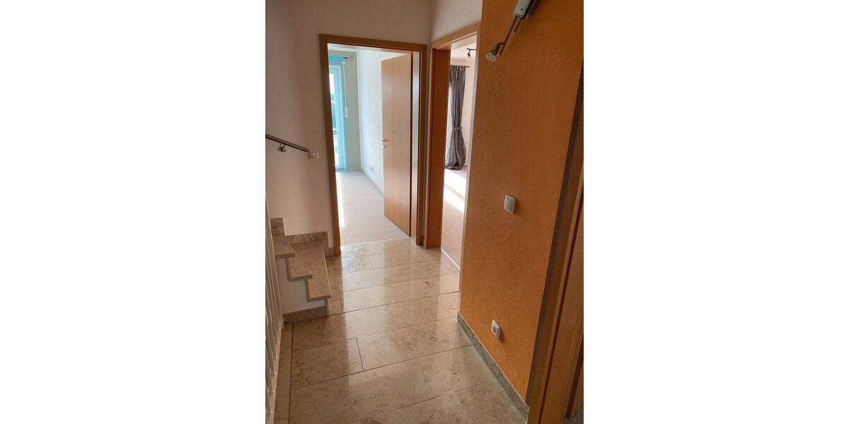 Reihenmittelhaus Schrobenhausen - 5 Zimmer, 140 m&sup2;, 1.450&euro; | Angebot:26819950