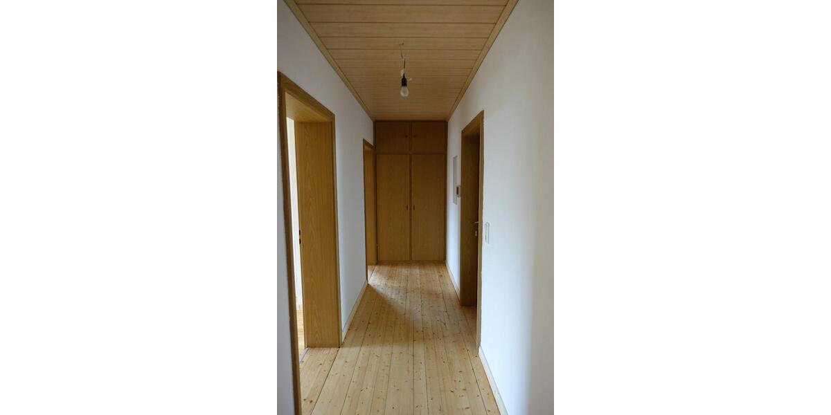 Erdgeschoßwohnung Bad Neustadt an der Saale - 3 Zimmer, 77 m&sup2;, 700&euro; | Angebot:26019944