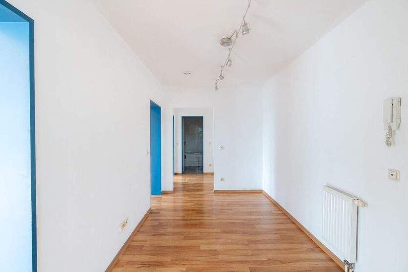 Geräumige 3-Zimmer-Whg. unweit des WorldTradeCenters. Neubau mit Aufzug an der Freiberger Straße. 3 zimmer