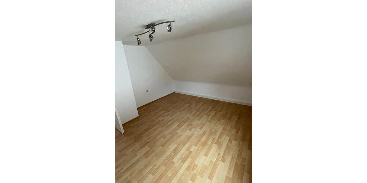 Schönes Wohnhaus mit Garten und Carport zur Miete 4 zimmer