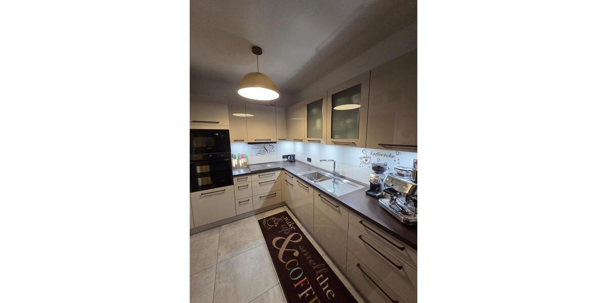 einmalige Terrassenwohnung mit Einbauküche ab 1.4.2026 2.5 zimmer