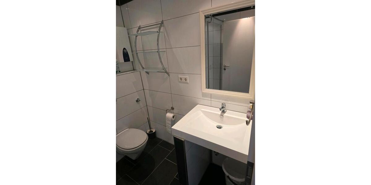 Dachgeschoßwohnung Krefeld Bockum - 1 Zimmer, 36 m&sup2;, 520&euro; | Angebot:25943417