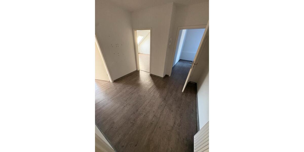 Dachgeschoßwohnung Edewecht - 2 Zimmer, 74 m&sup2;, 650&euro; | Angebot:26038607