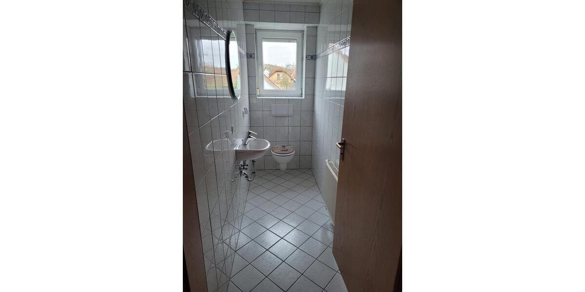 Dachgeschoßwohnung Iphofen - 3 Zimmer, 82 m&sup2;, 800&euro; | Angebot:26612632
