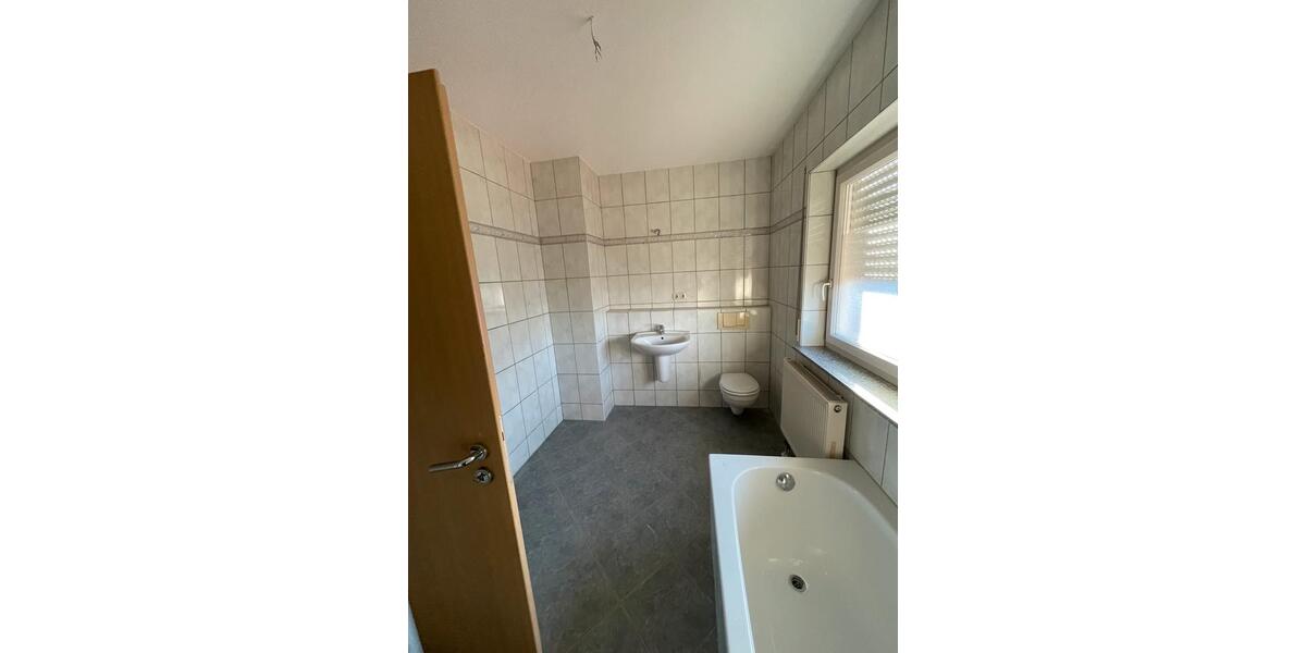 Etagenwohnung Limburg an der Lahn Eschhofen - 4 Zimmer, 135 m&sup2;, 1.350&euro; | Angebot:25297876