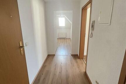 Wohnung Reichenbach im Vogtland - 4 Zimmer, 77 m&sup2;, 420&euro; | Angebot:26168702