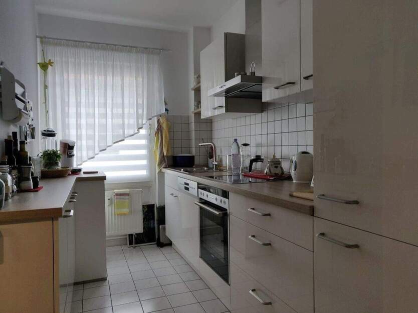 großzügige, sonnige 4-Zimmerwohnung mit großem Balkon in zentraler Lage 4 zimmer