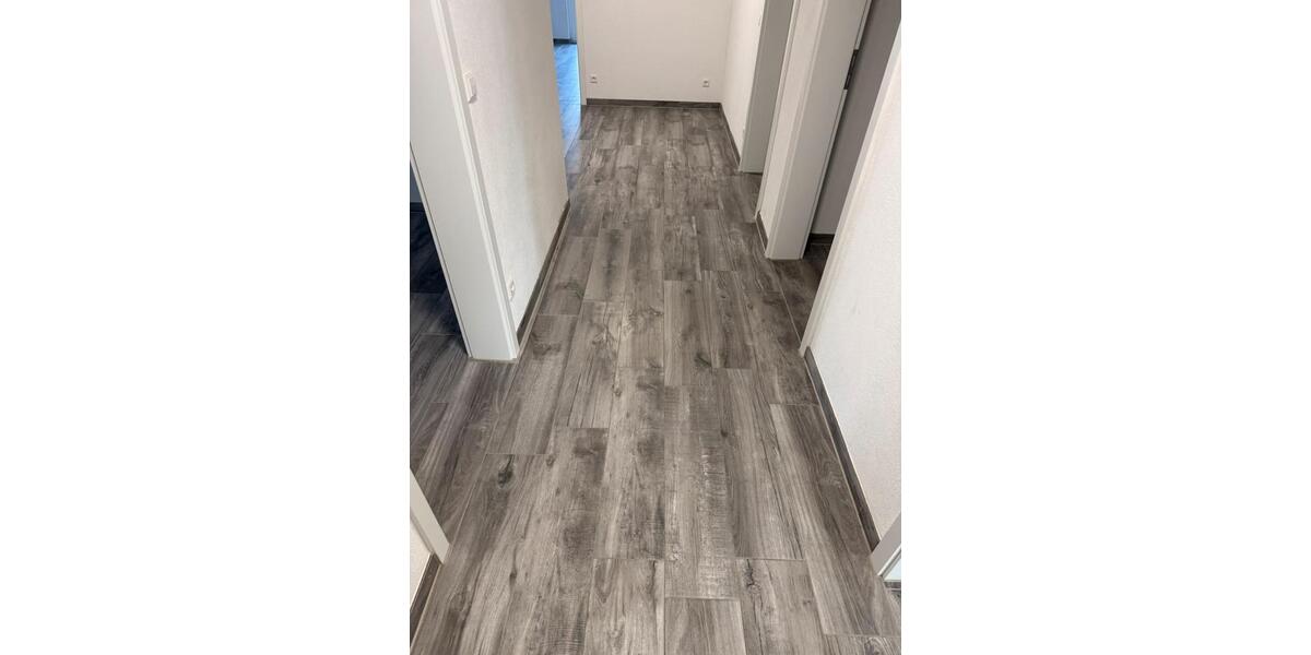 Erdgeschoßwohnung Villingen-Schwenningen Schwenningen - 4 Zimmer, 128 m&sup2;, 1.500&euro; | Angebot:26006377