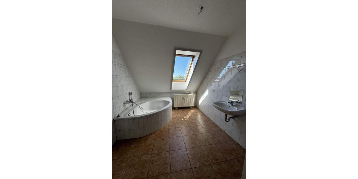 Etagenwohnung Naunhof Erdmannshain - 3 Zimmer, 97 m&sup2;, 700&euro; | Angebot:25701658