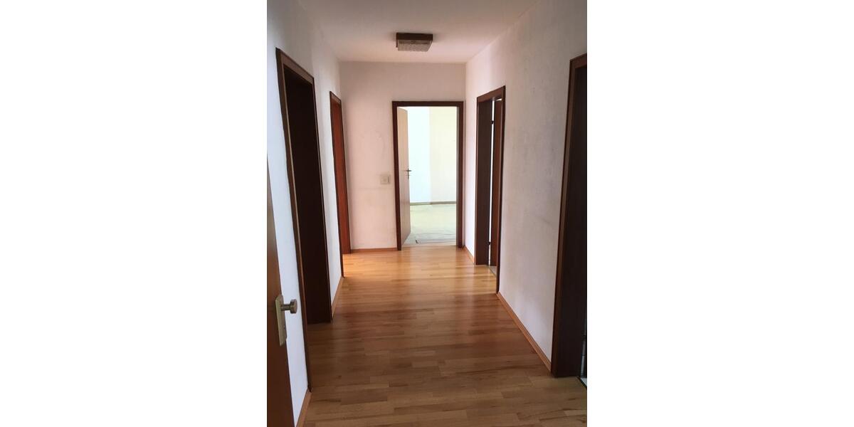 Etagenwohnung Marktheidenfeld - 3 Zimmer, 90 m&sup2;, 750&euro; | Angebot:25392078