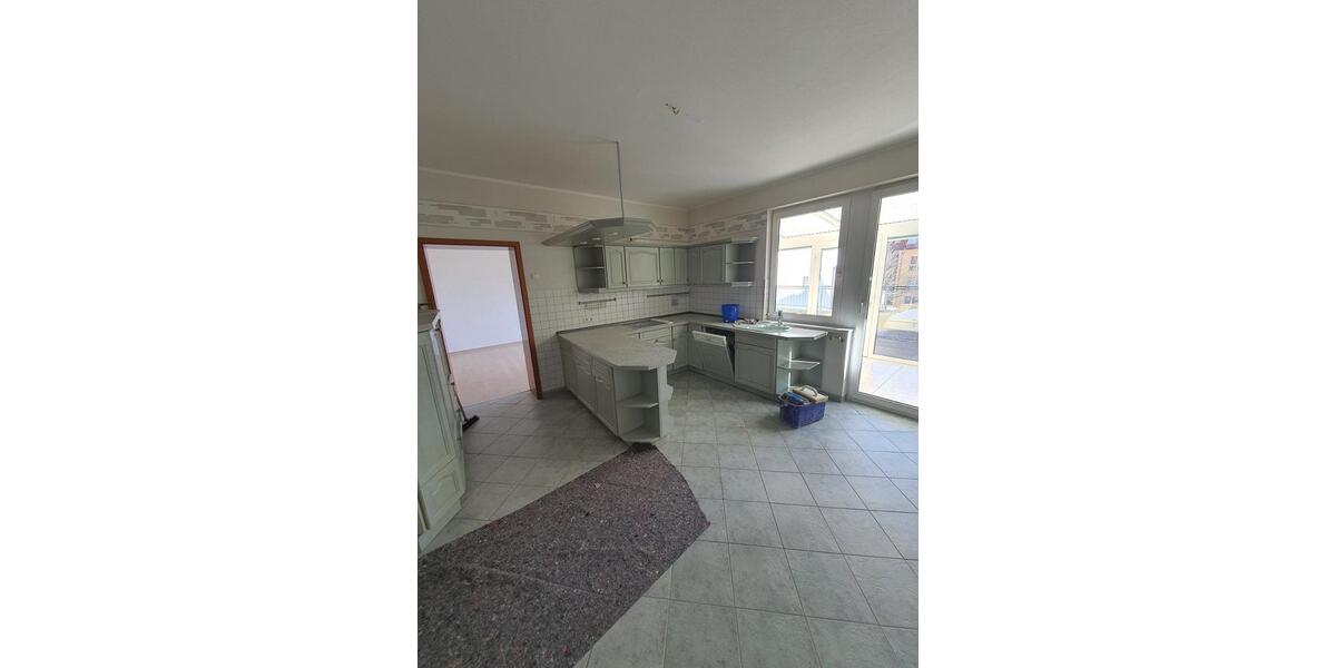 Etagenwohnung Stralsund - 3 Zimmer, 105 m&sup2;, 1.050&euro; | Angebot:25080832