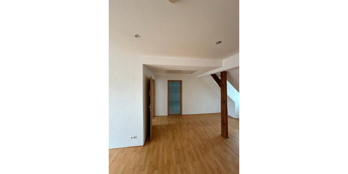 Dachgeschoßwohnung Goslar - 2.5 Zimmer, 90 m&sup2;, 765&euro; | Angebot:26131014