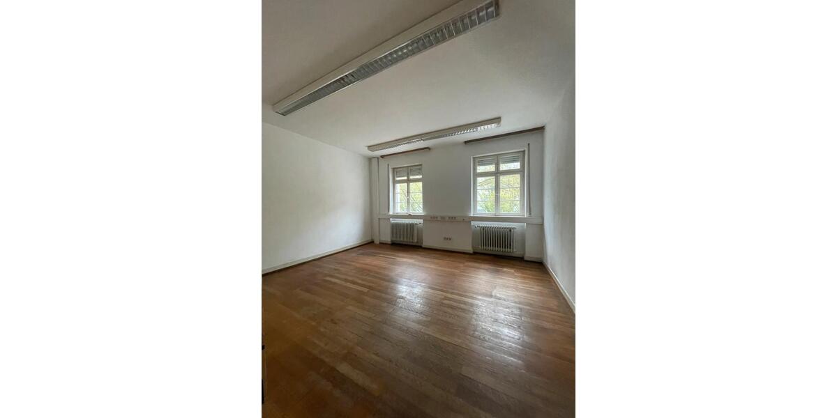 Etagenwohnung Karlsruhe Innenstadt-Ost - 4 Zimmer, 25 m&sup2;, 470&euro; | Angebot:25987929