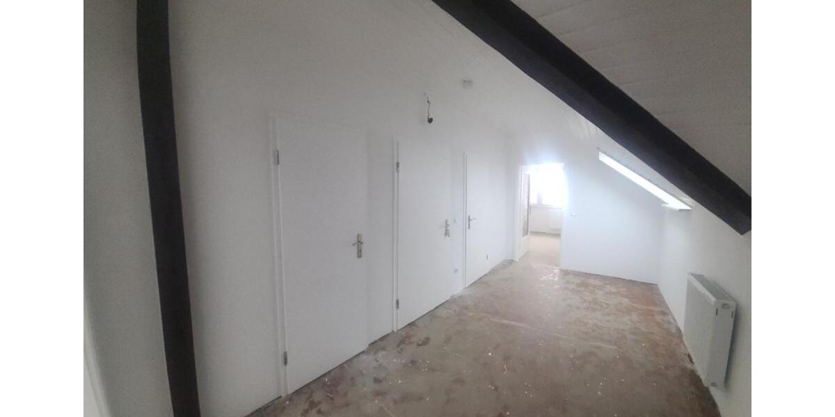 Dachgeschoßwohnung Enger - 2.5 Zimmer, 66 m&sup2;, 600&euro; | Angebot:25155076