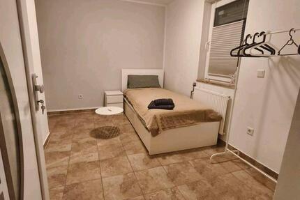 Wohnen auf Zeit Düsseldorf Heerdt - 1 Zimmer, 15 m&sup2;, 45&euro; | Angebot:26123307