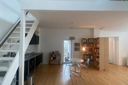 Zentrale sonnige Maisonette Hinterhof Wohnung zur Untermiete zimmer