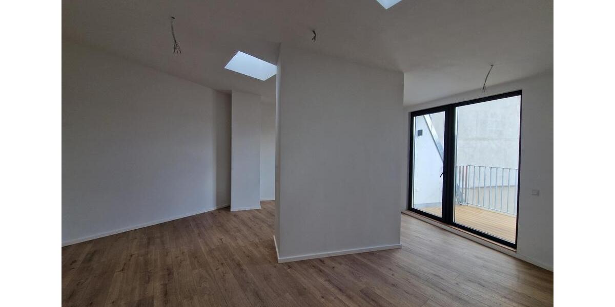 Dachgeschoßwohnung Berlin Mitte - 3 Zimmer, 89 m&sup2;, 1.639&euro; | Angebot:23397972