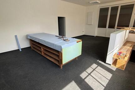 Büro, Atelier, Lager zimmer