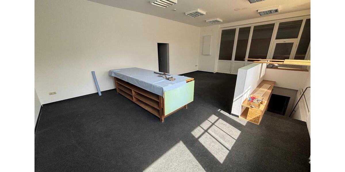 Büro, Atelier, Lager zimmer